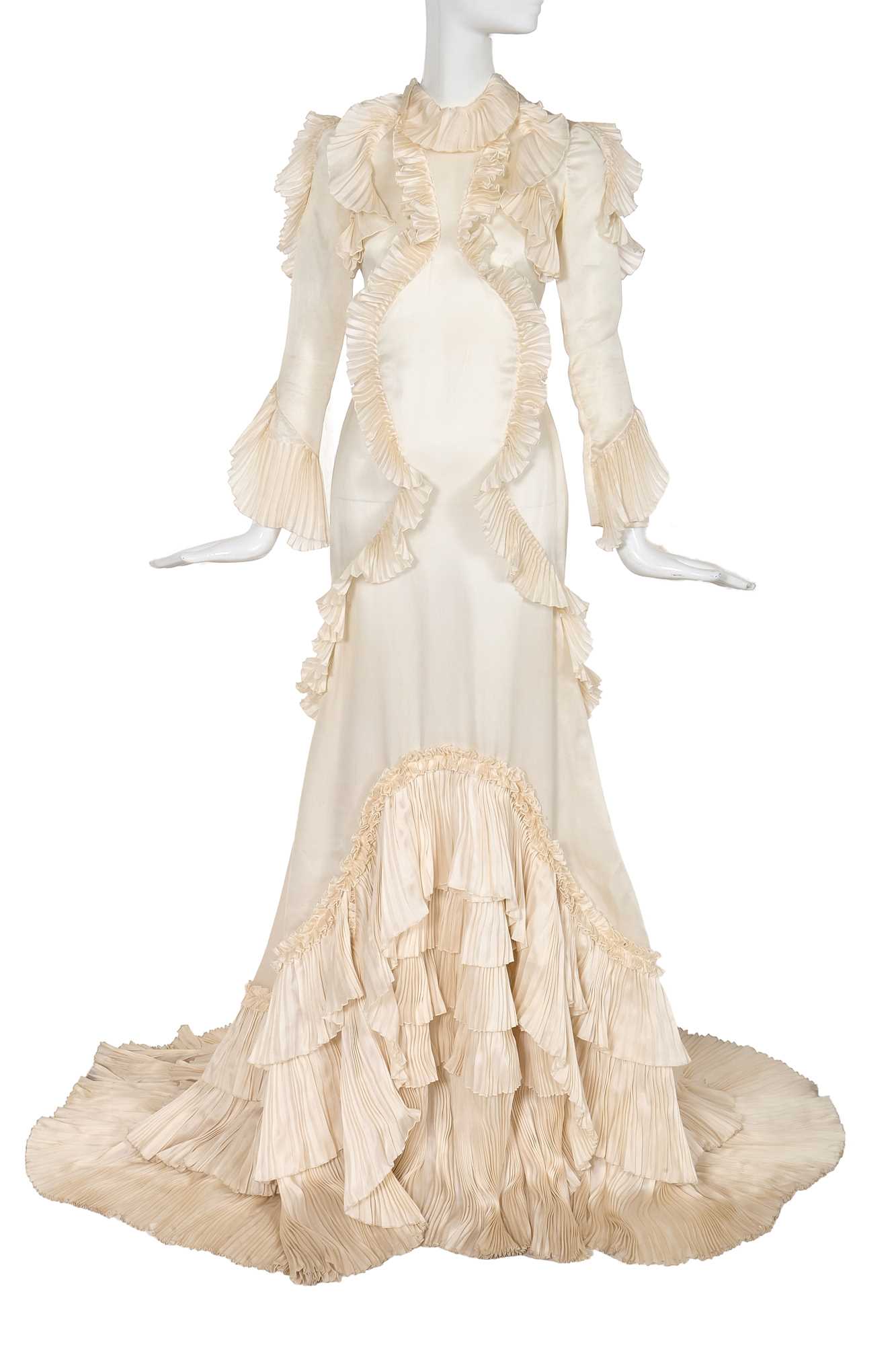Lot 60 - An Emma Watson-worn Francesco Scognamiglio haute couture ivory organza evening gown, Autumn-Winter 2016-17