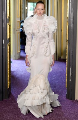 Lot 60 - An Emma Watson-worn Francesco Scognamiglio haute couture ivory organza evening gown, Autumn-Winter 2016-17