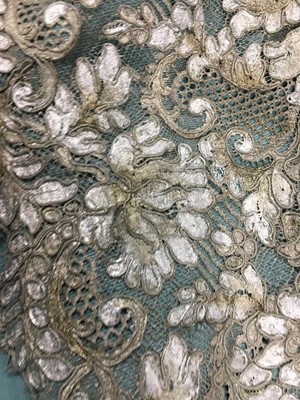 Lot 293 - A fine and rare Givenchy haute couture by Alexander McQueen lace and silk ottoman ensemble, Autumn-Winter 1999-2000
