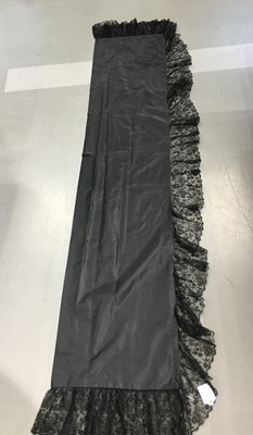 Lot 250 - An important Christian Dior haute couture by Yves Saint Laurent 'Labia' gown and stole, '1960 Line', Autumn-Winter 1959-60