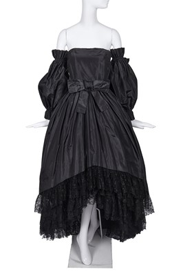 Lot 250 - An important Christian Dior haute couture by Yves Saint Laurent 'Labia' gown and stole, '1960 Line', Autumn-Winter 1959-60