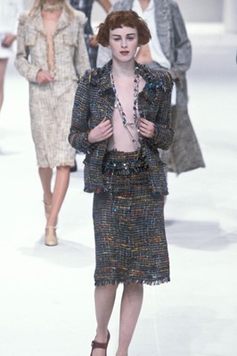 Lot 26 - A Chanel by Karl Lagerfeld multicoloured tweed suit, Spring-Summer 1998