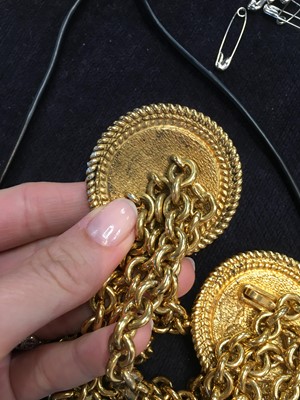 Lot 86 - A Chanel by Karl Lagerfeld chain belt, 1985