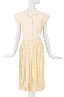 Lot 17 - A Comme des Garçons white and beige checked cotton ensemble, 1970s