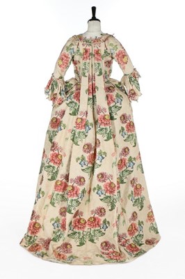 Lot 118 - A robe à la Française, the silk 1730s, the...