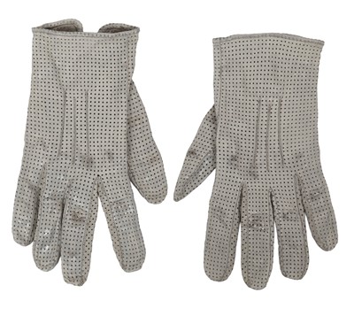 Lot 355 - A pair of Carol Christian Poell men's light grey perforated leather gloves, '00 Off Scene' collection, Spring-Summer 2008