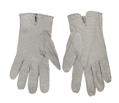 Lot 355 - A pair of Carol Christian Poell men's light grey perforated leather gloves, '00 Off Scene' collection, Spring-Summer 2008