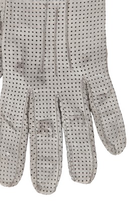 Lot 355 - A pair of Carol Christian Poell men's light grey perforated leather gloves, '00 Off Scene' collection, Spring-Summer 2008