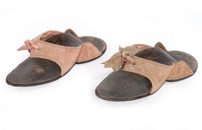 Lot 118 - A pair of pink silk damask shoes with matching...