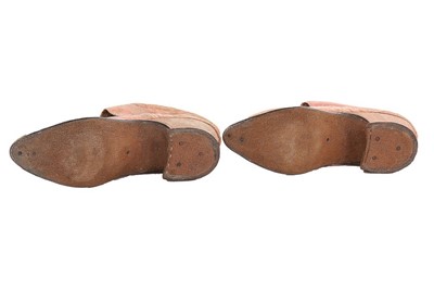 Lot 118 - A pair of pink silk damask shoes with matching...