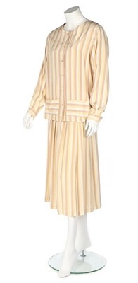 Lot 374 - Princess Diana's Arabella Pollen silk ensemble,...