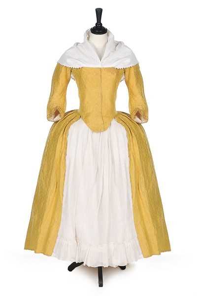 Lot 126 - Two robes à la polonaise, American, 1770s,...