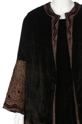 Lot 166 - A Vitaldi Babani embroidered velvet evening...