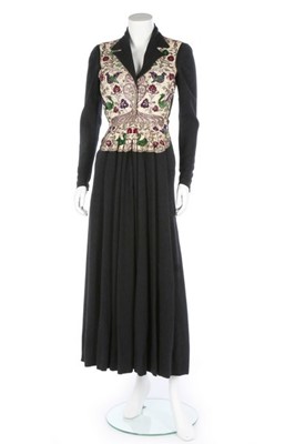 Lot 190 - A Paquin couture richly embroidered evening...