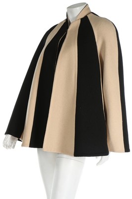 Lot 89 - A Pauline Trigère black and cream panelled...