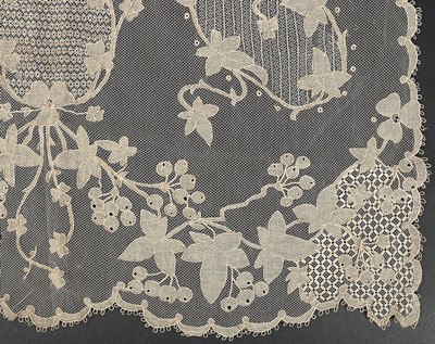 Lot 436 - A group of mainly Carrickmacross lace, mainly...
