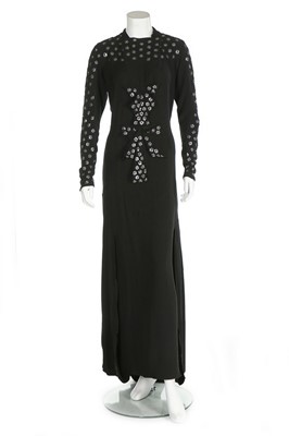 Lot 98 - A Maison Agnès-Drecoll black crêpe evening...