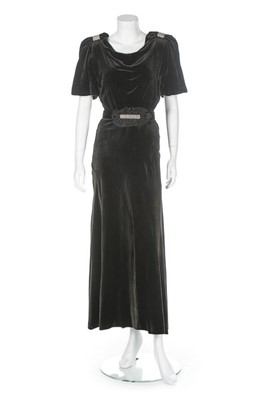 Lot 102 - A Lucien Lelong couture chocolate brown velvet...