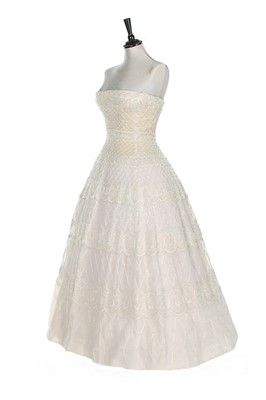 Lot 129 - A fine Christian Dior haute couture ball gown,...