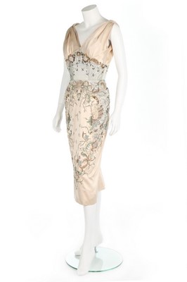 Lot 107 - A Pierre Balmain couture evening gown, 'Oriane'...