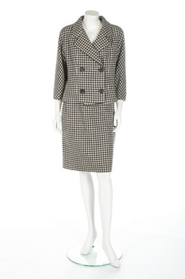 Lot 169 - A Balenciaga couture black and white hound's...