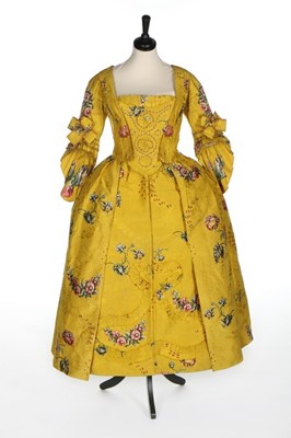 Lot 29 - A fine brilliant yellow Spitalfields brocaded...