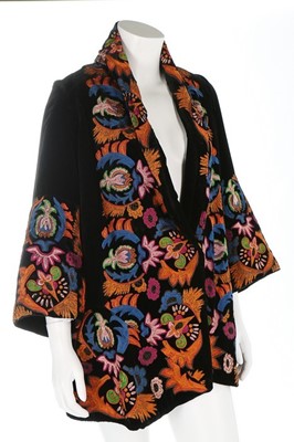 Lot 65 - A Maison Drecoll embroidered velvet opera...