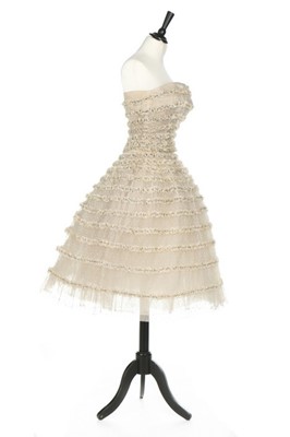Lot 123 - A fine Christian Dior couture point d'esprit...