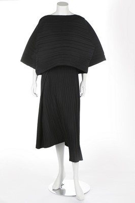 Lot 226 - An Issey Miyake early 'Origami Pleats'...