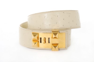 Lot 57 - An Hermès cream ostrich leather Collier de...