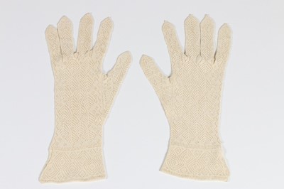 Lot 18 - A rare pair of knitted cotton men's gloves,...