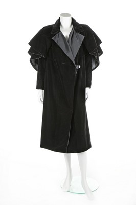 Lot 64 - An Elsa Schiaparelli couture black velvet...