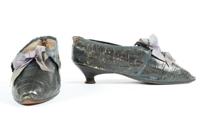 Lot 54 - A pair of midnight blue morocco leather...