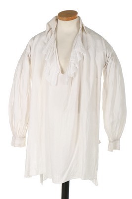 Lot 41 - A fine linen gentleman's shirt, 18th century,...
