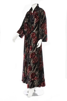 Lot 41 - A devoré velvet and lamé evening coat, 1930s,...