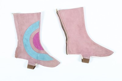 Lot 118 - Four pairs of 'moon boot' suede spats, mid...