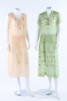Lot 69 - A general group of women's clothing, including...