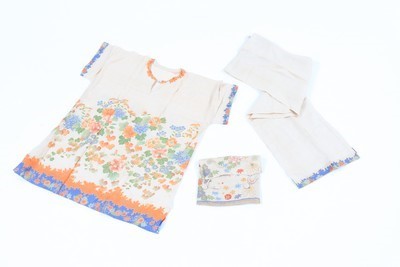 Lot 69 - A general group of women's clothing, including...
