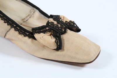 Lot 87 - A pair of Gaudinot pale apricot linen summer...
