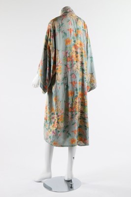 Lot 92 - A floral printed house coat and a large...