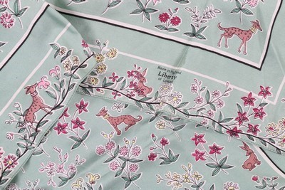Lot 92 - A floral printed house coat and a large...