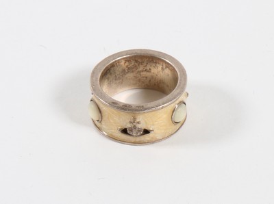 Lot 186 - A group of costume jewellery, including...