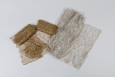 Lot 192 - A large and interesting group of lace...