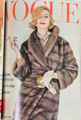 Lot 283 - British Vogue, 1961, complete run bound in two...