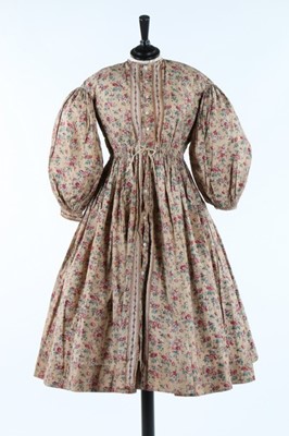 Lot 34 - Four printed cotton deshabille or morning...