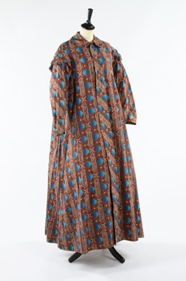 Lot 34 - Four printed cotton deshabille or morning...