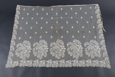 Lot 415 - A Limerick needlerun bonnet veil circa 1830-40,...