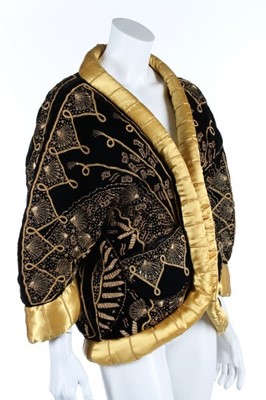 Lot 8 - A fine Zandra Rhodes Shell patterned quilted...