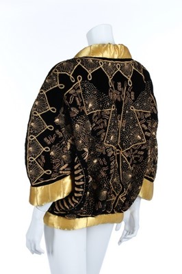 Lot 8 - A fine Zandra Rhodes Shell patterned quilted...