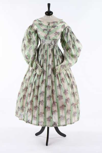 Lot 32 - A printed cotton and muslin day dress, circa...